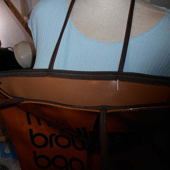 MEDIUM BROWN BAG AND LITTLE BROWN BAG SET BLOOMINGDALE'S TOTES COLLECTION - Picture 8 of 9
